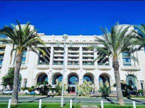 Le Grand Palais de la Méditerranée Beach Access Apartments